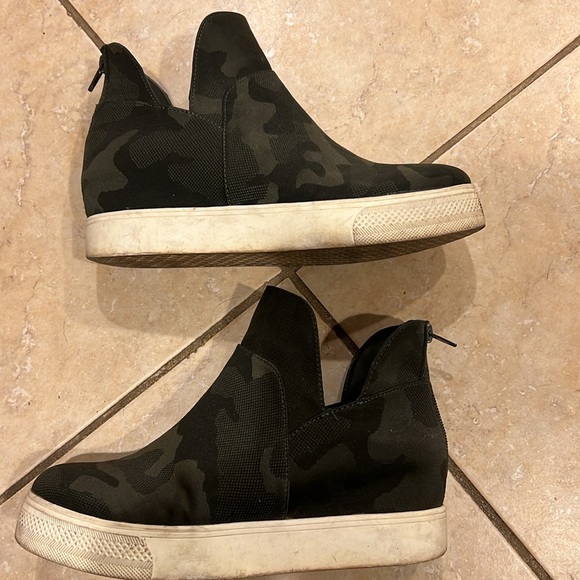 Steve Madden Wedge sneaker camo sz 8 - Picture 2 of 6